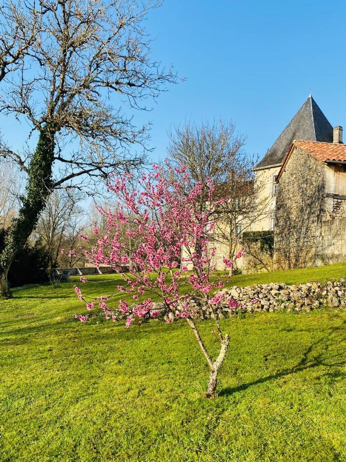 Bed and Breakfast Maison Du Roc Champagnac-de-Belair Экстерьер фото